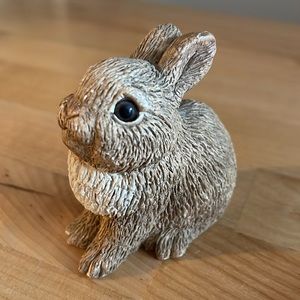 United designs classic critters bunny figurine